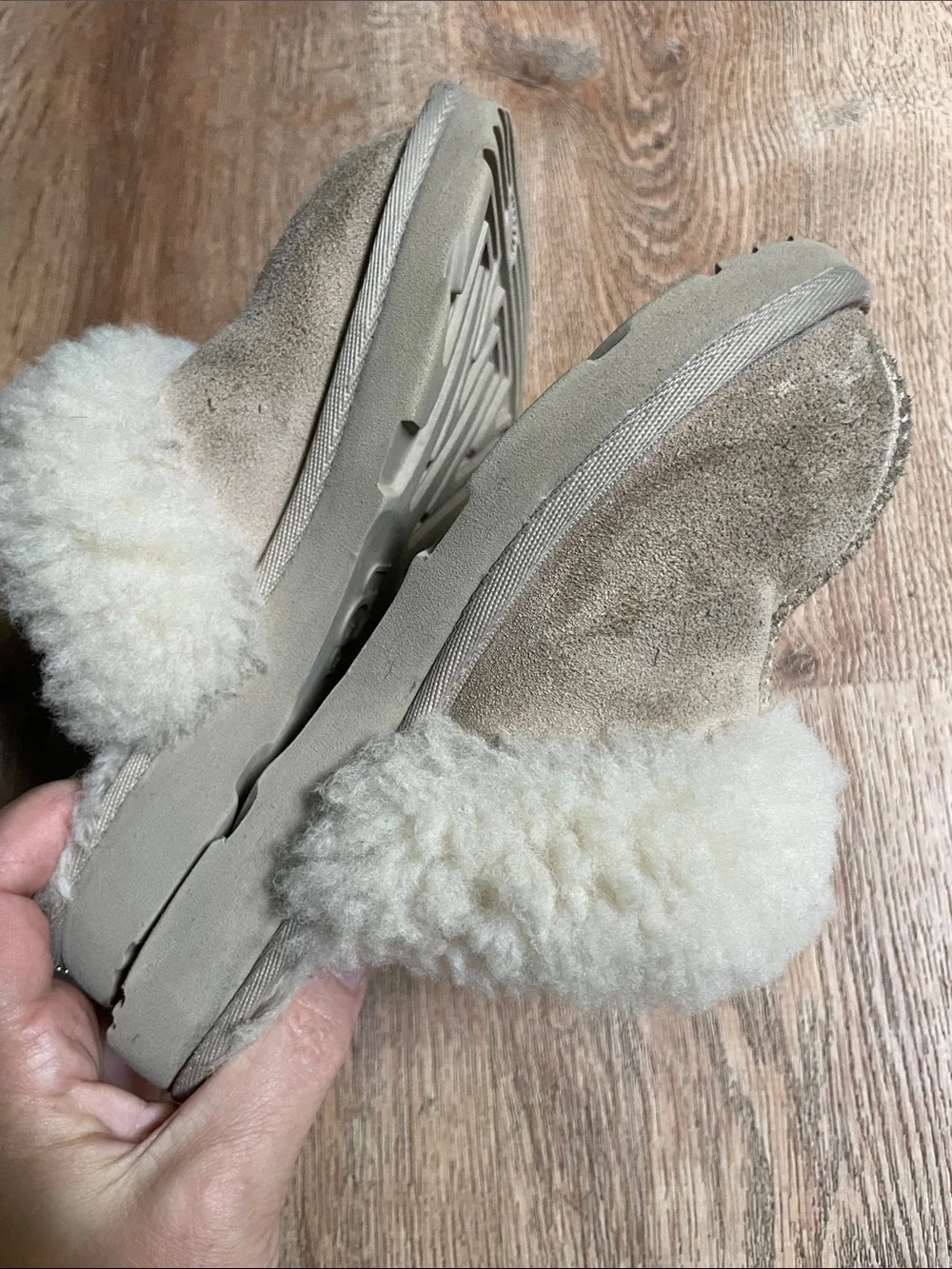UGG Kids Cozy II Suede Shearling Scuff Slippers Beige Size 13